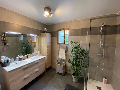 PETITQUEUX, remise en état après sinistre (Menuiserie, Vitrerie, Plomberie, Peinture), Recherche de Fuite Non Destructive, Artisan en Travaux Généraux et Rénovation à Montastruc-la-Conseillère